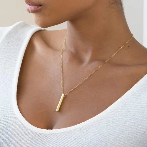 Vista 6 de OAK & LUNA - Collar de barra de pilar personalizado con opciones de diamantes - Colgante grabado con inscripción personalizada - Hasta 4 nombres
