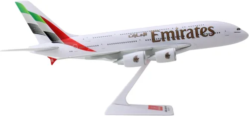Vista 3 de Daron SkyMarks Modelo de Avión Coleccionista Ensamblado con Soporte de Visualización a Escala 1/250 – Plástico Moldeado por Inyección Altamente