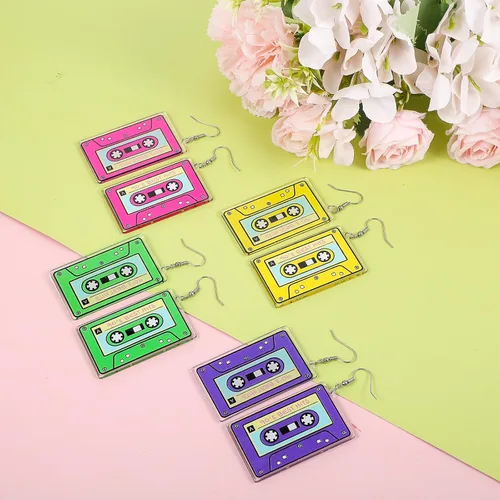 Vista 7 de 4 pares de aretes de los años 80 y 90 para mujer, aretes acrílicos con cinta de casete, coloridos aretes retro ligeros de neón de los años 80 y 90