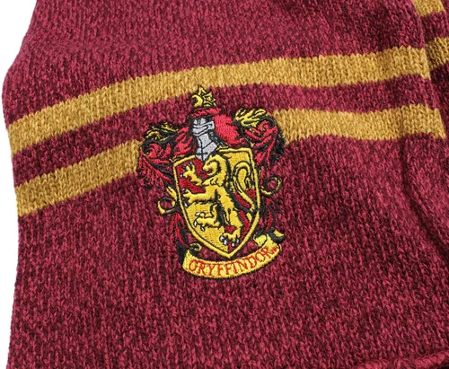 Vista 4 de Harry Potter Hogwarts Houses - Juego de bufanda de punto y gorro con pompón Gryffindor