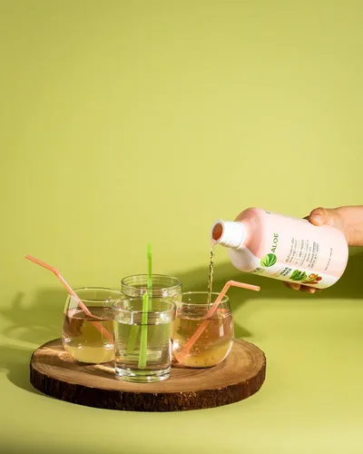 Vista 6 de Desbloquea el poder de Whole Leaf Aloe Vera - Infundido con el delicioso sabor de la baya de kiwi. Nuestra fórmula patentada cuenta con la más alta