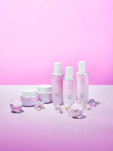 Vista 2 de THE FACE SHOP Yehwadam Plum Flower - Tónico revitalizante Hidratación fresca y nutre para una piel húmeda y brillante Cuidado de la piel