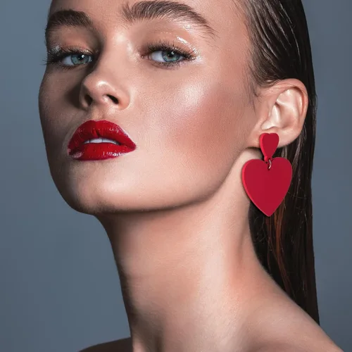 Vista 3 de Aretes colgantes de doble corazón para mujer, aretes en forma de corazón, bonitos aretes de amor para concierto y día de San Valentín