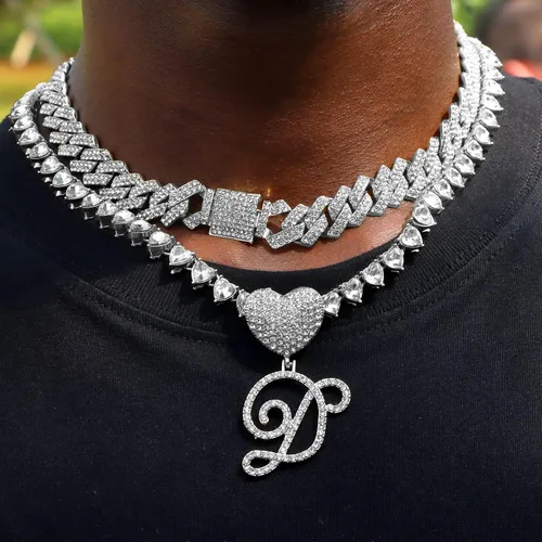 Vista 3 de DLSIXNCO Cadena de eslabones cubanos de plata para mujer, collares en capas con iniciales cursivas en forma de corazón, collar con colgante