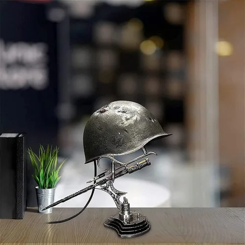 Vista 2 de Lámpara de mesa de reliquia de guerra, estatua hecha de casco de soldado de la Segunda Guerra Mundial y bayoneta, el mejor regalo para entusiastas