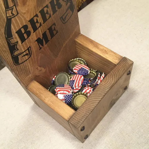 Vista 3 de Abridor de botellas de cerveza rústico con receptor de tapa, montaje en pared o de pie, regalo de madera personalizado