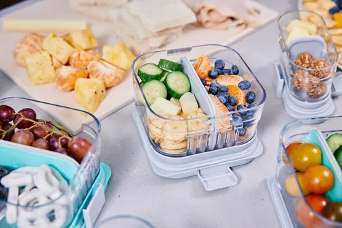 Vista 5 de PackIt Mod Lunch Bento Contenedor de almacenamiento de alimentos, verde menta, base de cristal transparente a prueba de roturas, con divisores