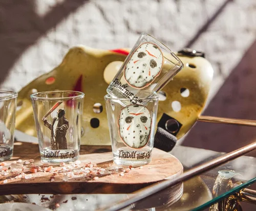 Vista 3 de Toynk Friday The 13th Jason Voorhees - Juego de 4 vasos de vaso de whisky de 2 onzas