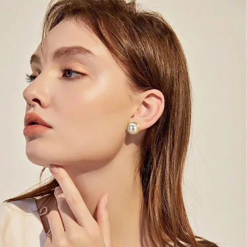 Vista 4 de Yoursfs Clip on Earrings for Women Round Faux Pearl Earrings Clipon 18K Gold Plated Non Pierced Earring Jewelry