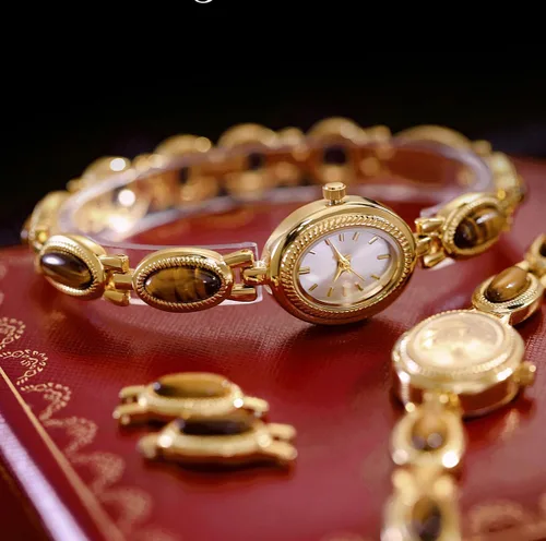 Vista 4 de ADSBIAOYE Reloj dorado para mujer, impermeable, ovalado, vintage, esfera pequeña, elegante, de jade, reloj de pulsera de cuarzo