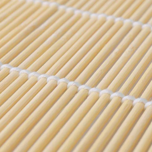 Vista 7 de GARASANI Paquete de 2 kits de fabricación de sushi de bambú, 2 tapetes de bambú natural, 1 cepillo de cocina, 9.4 x 9.4 pulgadas (beige)