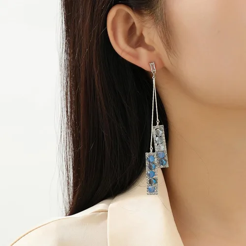 Vista 2 de Pendientes personalizados con colgante geométrico de diamantes de imitación azules para mujer, Zinc, No es una piedra preciosa