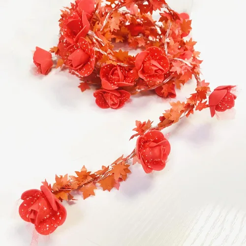 Vista 11 de Guirnalda de luces de encaje de rosas y vides, guirnalda de flores de espuma artificial, luz blanca cálida, funciona con pilas, para el día de San