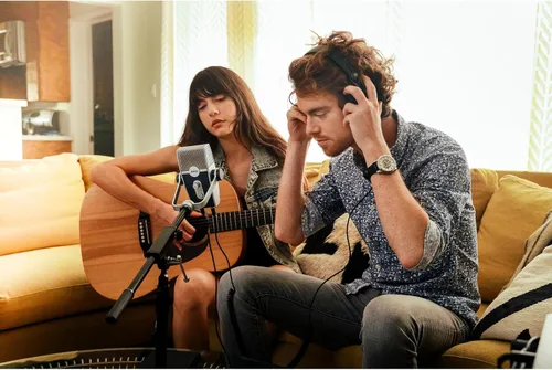 Vista 4 de AKG Pro Audio Lyra Ultra-HD USB C Micrófono para grabación, transmisión, juegos, podcast, ASMR en PC y Mac, micrófono de condensador para laptop