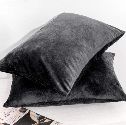 Vista 5 de NTBAY Fundas de almohada de terciopelo con cremallera, paquete de 2 fundas de almohada de viaje de franela de lujo, 13 x 18 pulgadas, color negro
