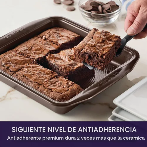 Vista 3 de Circulon Bandeja antiadherente para hornear / molde antiadherente para tartas, cuadrado, 9 pulgadas, marrón Chocolate