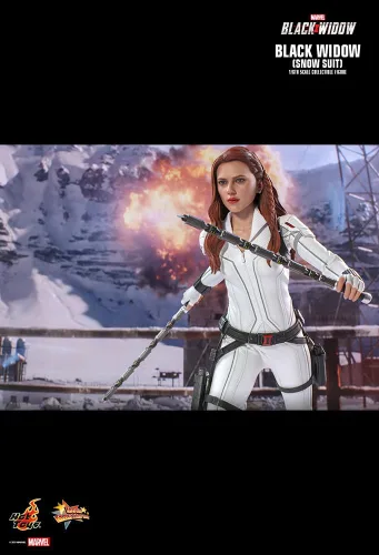 Vista 7 de Hot Toys Marvel Comics Black Widow Black Widow (versión traje de nieve) figura coleccionable a escala 1/6