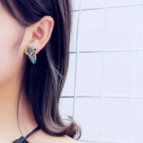 Vista 4 de ShiYsRL - Juego de pendientes de perlas de cristal para mujer, diseño de mariposas, multicolor