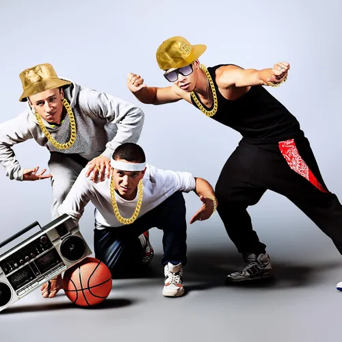 Vista 7 de YAROMO 80s 90s Costumes Outfit for Men Women, Hip Hop Costume Kit Metal Chain Flat Top Sunglasses Rapper Big Chain Necklace and Bracelet Hip Hop