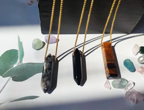 Vista 3 de XIANNVXI 4 collares de cadena chapados en oro de 14 quilates con piedra de cristal para hombres y mujeres, amatista, obsidiana, ojo de tigre