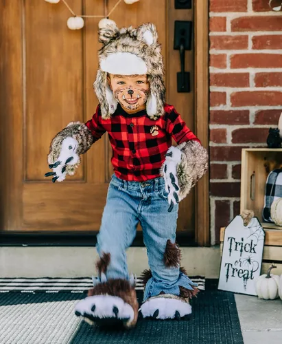 Vista 2 de Lazy One Juego de manoplas y pantuflas con diseño de patas, bonitos accesorios de animales para niños y adultos