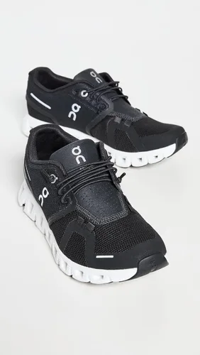 Vista 6 de ON Cloud 5 - Tenis para mujer, Negro/Blanco