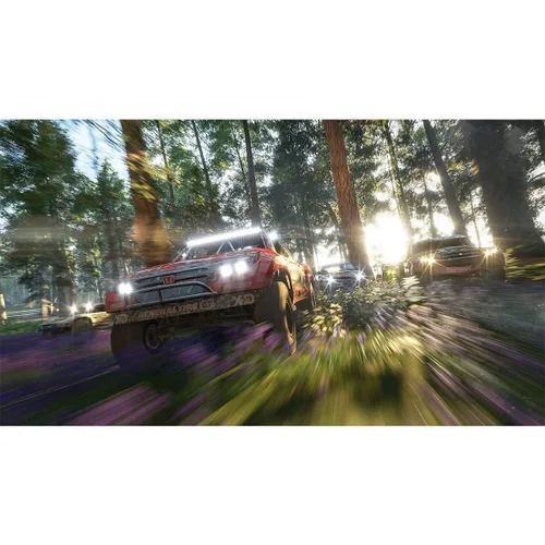 Vista 4 de Forza Horizon 4 Xbox One - Xbox One supported - ESRB Rated E (Everyone) - Racing Game - Collect over 450 cars - Race. Stunt. Create. Explore - Xbox