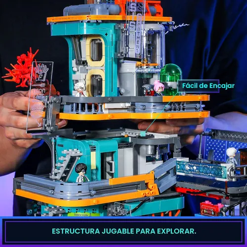Vista 2 de FUNWHOLE Cyberpunk Mansion Lighting - Juego de ladrillos de construcción – 2524 piezas de edificios modulares de ciudad futura idea de exhibición