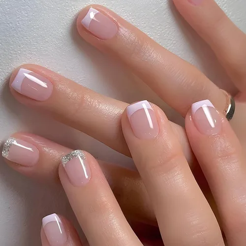 Vista 27 de Uñas postizas cortas cuadradas MABKJLF, uñas francesas falsas con gradiente, uñas de cobertura completa, flores blancas, uñas falsas con diseños