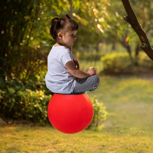 Vista 3 de Columpio redondo de bola ajustable colgante de patio al aire libre rojo, bola redonda inflable de goma resistente, bomba incluida