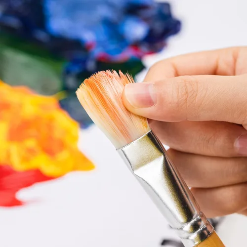 Vista 5 de Amazon Basics Juego de pinceles para pintura, de nailon, múltiples formas, para acrílico, óleo, acuarela, gouache, 24 pinceles