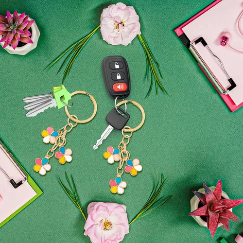 Vista 4 de 2 llaveros lindos para mujer, pequeños dijes para mochilas para niñas, llavero para accesorios de bolso