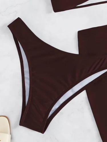 Vista 4 de WDIRARA Traje de baño de 3 piezas con estampado de piel de serpiente con cuello halter y falda de playa