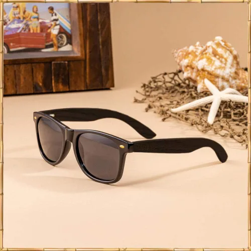 Vista 8 de Woodies Gafas de sol clásicas polarizadas de madera de ébano negra Wayfarer con lente TAC para hombres y mujeres, 100% protección contra rayos
