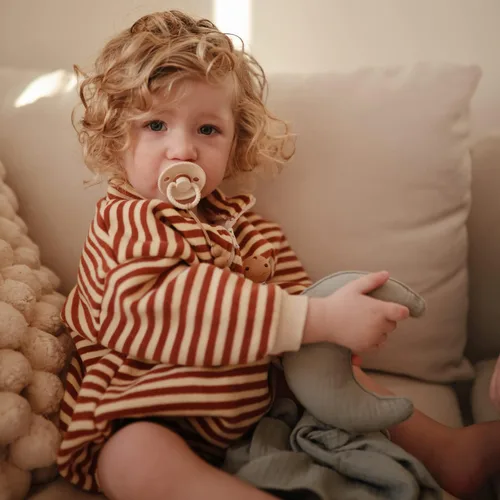 Vista 5 de Frigg Rope SilkySoft - Chupete de silicona para bebé, fabricado en Dinamarca, sin BPA (rubor/crema, 6-18 meses)