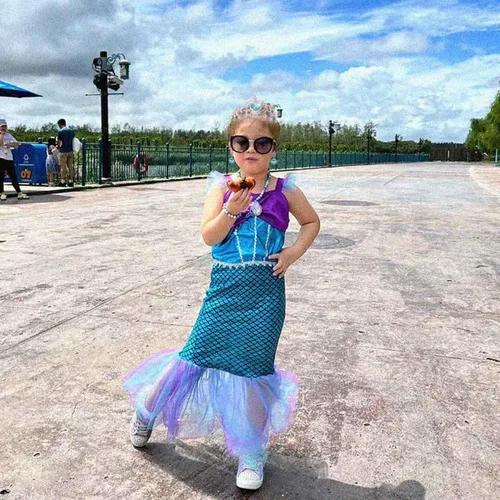 Vista 6 de Krarici Disfraz de sirena pequeña para niñas vestido de fiesta de princesa para fiesta con guantes accesorios de corona maza 3-10 años