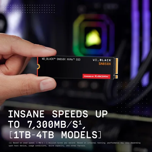 Vista 4 de WD_BLACK SN850X 1TB NVMe SSD - M.2 2280, velocidades de lectura de hasta 7,300 MB/s, velocidades de escritura de hasta 6,300 MB/s, expansión