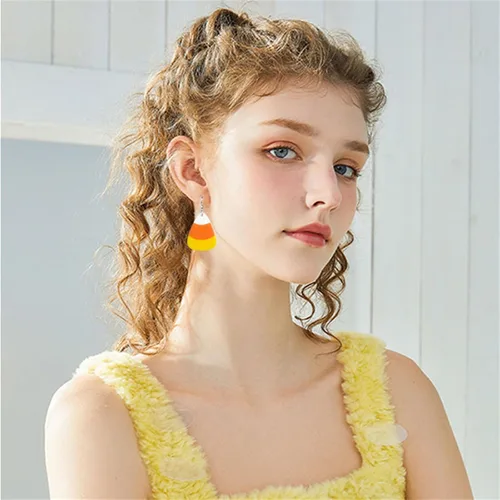 Vista 2 de ONLYJUMP Aretes de calabaza fantasma de Halloween para mujer, aretes de araña de gato de dibujos animados, aretes de acrílico de Halloween, aretes