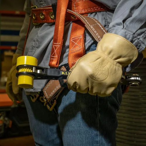 Vista 5 de KLEIN TOOLS KT155HD Llave de trinquete 6 en 1 de Lineman's de alta resistencia con diseño de perno y enchufe amarillo brillante