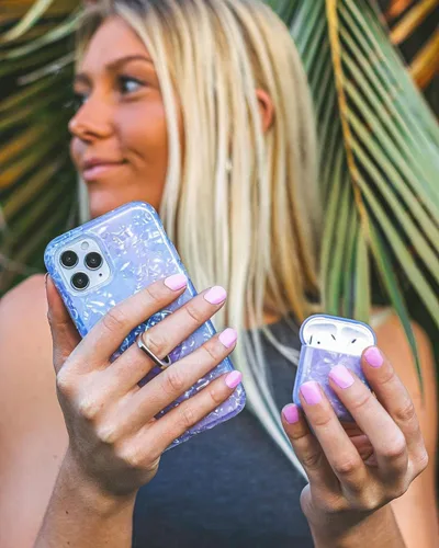 Vista 2 de VELVET CAVIAR Funda brillante iridiscente para iPhone 8 Plus/iPhone 7 Plus, funda protectora estética para mujer (cuarzo ópalo azul)