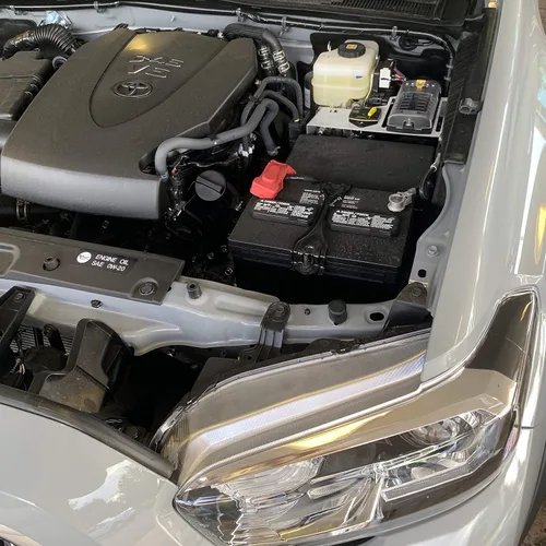 Vista 6 de Soporte de bloque de fusibles de alimentación auxiliar, diseño actualizado compatible con Toyota Tacoma de 3ª generación 2016-actual.