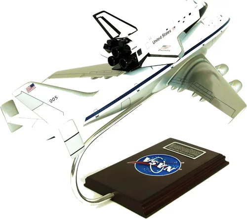Vista 5 de Mastercraft Collection Boeing NASA B747 Airliner w/Space Shuttle Piggy Back Avión Modelo Escala: 1/144