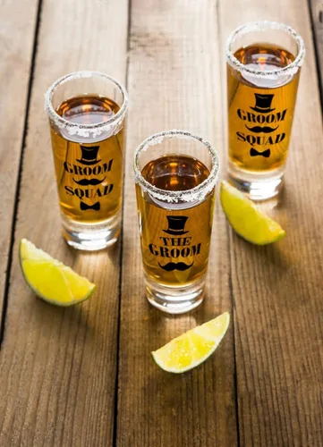 Vista 4 de Juego de vasos de chupito para padrinos de boda de 8 a 2 onzas con base pesada para whisky, tequila, vodka, regalos únicos para padrinos de boda