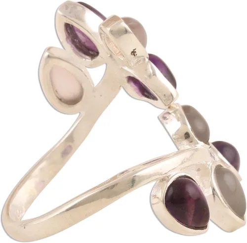 Vista 3 de NOVICA Anillo de cóctel de cuarzo rosa hecho a mano con amatista artesanal, piedra preciosa de plata de ley 925, piedra natal india, gloria frondosa