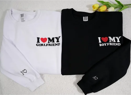 Vista 5 de Sudadera bordada personalizada con texto en inglés "I Love My Girl Friend and Boyfriend" y sudadera con capucha con nombres para parejas en la manga