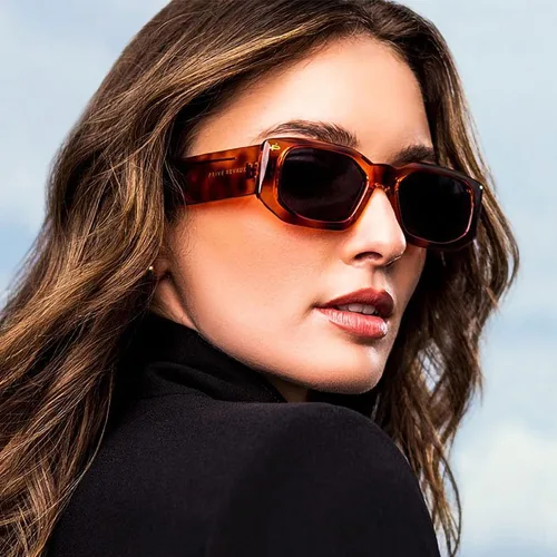 Vista 4 de Prive Revaux The Paris - Gafas de sol rectangulares hechas a mano, lentes polarizadas con 100% protección UV, para mujer
