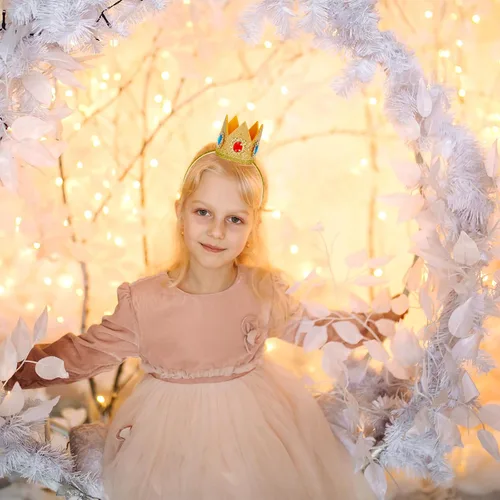 Vista 3 de Kit de accesorios de corona de melocotón de princesa de 5 piezas para niñas, suministros de disfraces de princesa melocotón, suministros