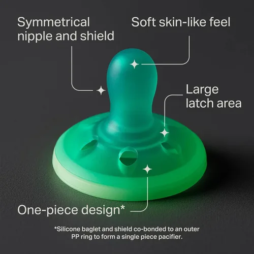 Vista 3 de Tommee Tippee Chupete Nocturno Similar al Pecho para Recién Nacidos, 0-6 Meses, Bolsita Similar al Pecho, Chupetes Sin BPA, Tecnología que Brilla