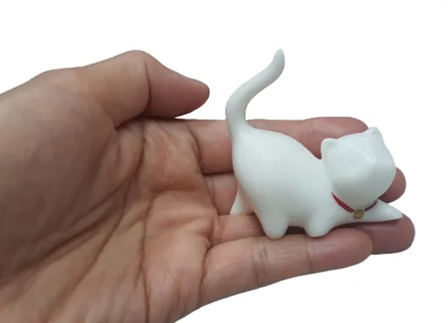 Vista 6 de DMtse Estatua de gato de cerámica de porcelana blanca hecha a mano para adornos para el hogar, tamaño de palma para permanecer en tu mano, regalo