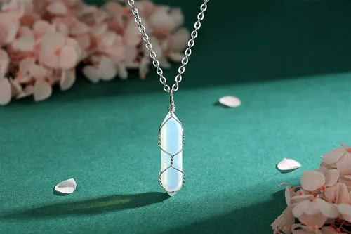 Vista 4 de MAIBAOTA Healing Crystal Stone Necklace Life of Wire Wrapped Teardrop Crystals Pendant Necklaces Natural Reiki Quartz Gemstone Jewelry for Women